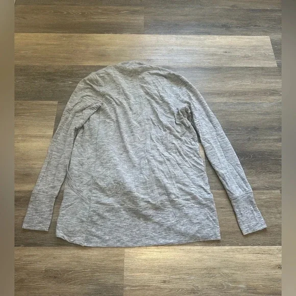 Athleta Women's Long-Sleeve Cardigan Gray pockets keyholes Size XS - Picture 8 of 9
